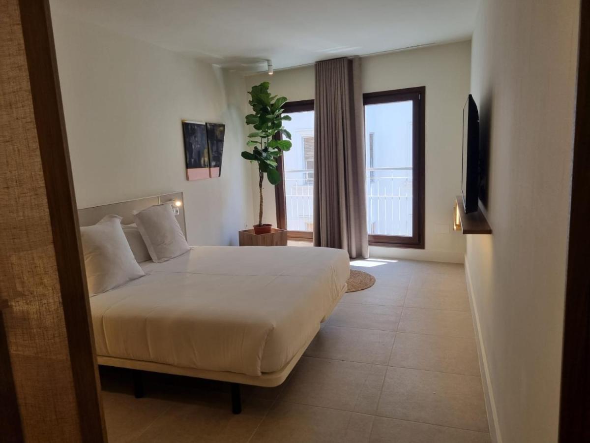 Apartahotel Reina Victoria Velazquez *