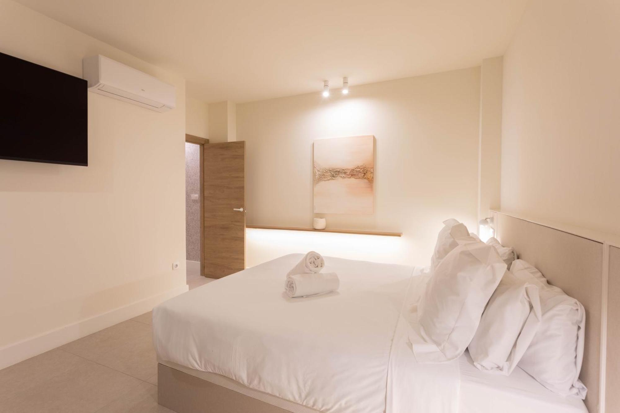 Apartahotel Reina Victoria Velazquez *