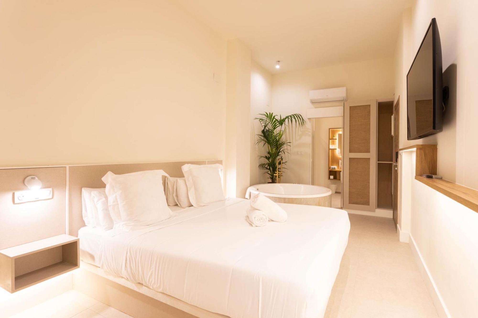 Apartahotel Reina Victoria Velazquez *
